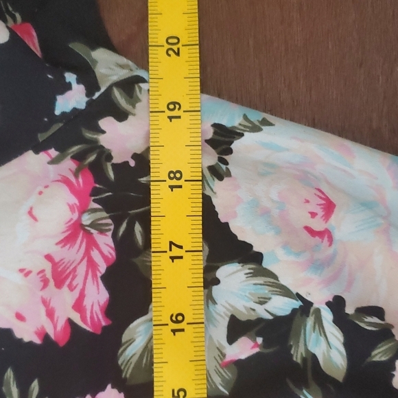 4/$30 Soatrld black short-sleeved dress with floral design size XL. ** - Picture 12 of 14